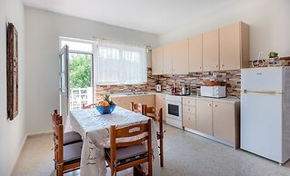 Fully Equipped House Nearby the Beach