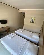 Astoria Life Hotel