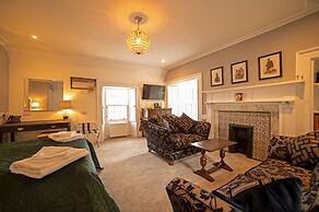 Conon Hotel