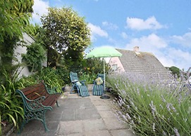 Detached House, 2 Bed, Sleeps 4, Parking