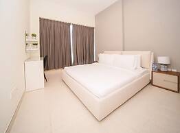 Business Bay 1BR Canal View Rooftop Pool - 360 vacation