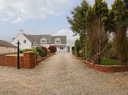 Bryn Eglwys Bach