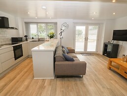 Bryn Eglwys Bach