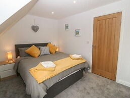 Bryn Eglwys Bach
