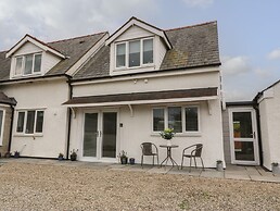 Bryn Eglwys Bach