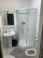 3 Bed Flat - Sleeps 10 - Pets - Smoking - Parking