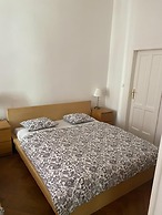 3 Bed Flat - Sleeps 10 - Pets - Smoking - Parking