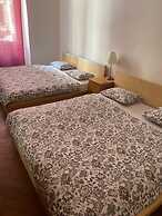 3 Bed Flat - Sleeps 10 - Pets - Smoking - Parking