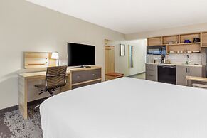 Candlewood Suites Roanoke Airport by IHG