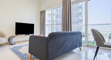 Carson Elegant Living in One Bedroom