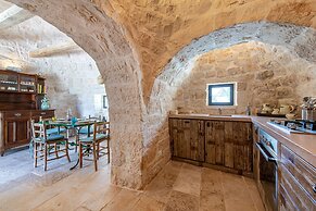 Tenuta Diciassetteconi Trulli With Pool