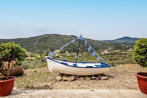 Charming 1-bed House in Stafylos
