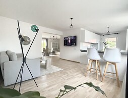 Impeccable 2-bed House in Albești