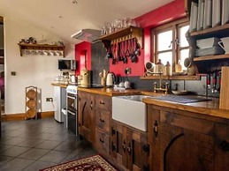 1 Bed Cottage - Sleeps 3 - Garden - Parking - Wifi