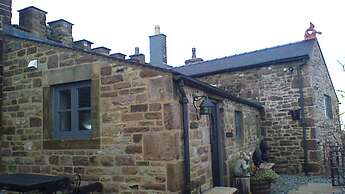 1 Bed Cottage - Sleeps 3 - Garden - Parking - Wifi