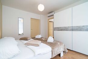 Apartment Ding Dong