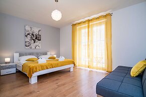 Apartment Ding Dong