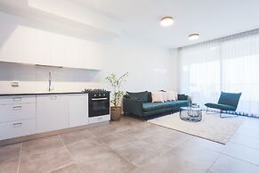 AirTLV - Menachem Begin Apartment
