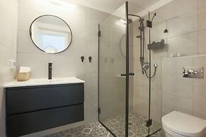 AirTLV - Menachem Begin Apartment
