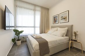 AirTLV - Menachem Begin Apartment
