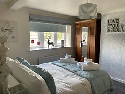 Stunning Two Bedroom Cottage in Honley