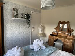 Stunning Two Bedroom Cottage in Honley