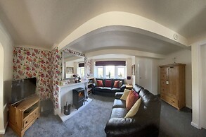 Stunning Two Bedroom Cottage in Honley