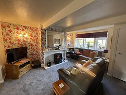 Stunning Two Bedroom Cottage in Honley