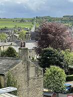 Stunning Two Bedroom Cottage in Honley