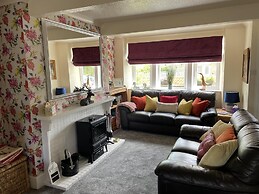 Stunning Two Bedroom Cottage in Honley