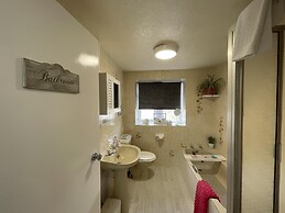 Stunning Two Bedroom Cottage in Honley