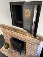 2 Bed Grade 2 - Dates Back to 1500's
