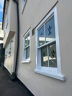 2 Bed Grade 2 - Dates Back to 1500's