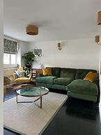 2 Bed Grade 2 - Dates Back to 1500's
