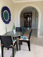 Reef Hostel Manta