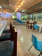 Reef Hostel Manta