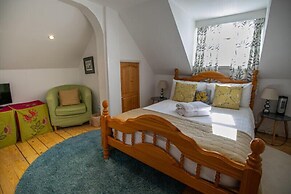 Cortes House