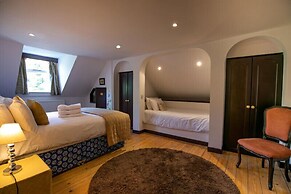 Cortes House