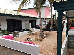 THUISHAVEN adults-only boutique resort