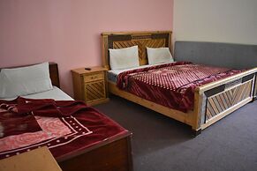 Hotel Cedar Inn