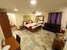 GT Grande Hotel-Near US Consulate