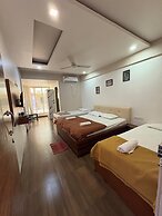 White House Beach Resort