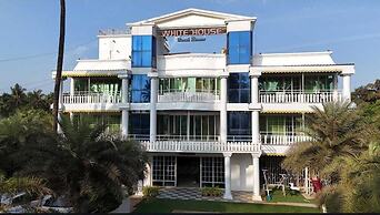 White House Beach Resort
