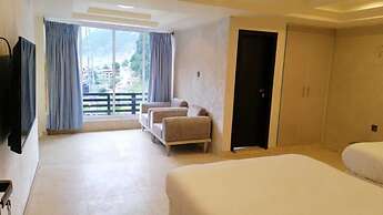 Rockwood Resort