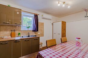 S2 - Modern Studio, Just 50m From the Beach