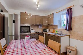 S2 - Modern Studio, Just 50m From the Beach