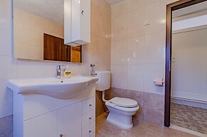 S2 - Modern Studio, Just 50m From the Beach