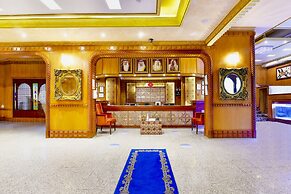 OYO 125 Moon Plaza Hotel