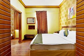 OYO 125 Moon Plaza Hotel