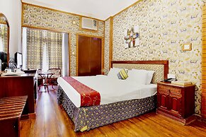 OYO 125 Moon Plaza Hotel